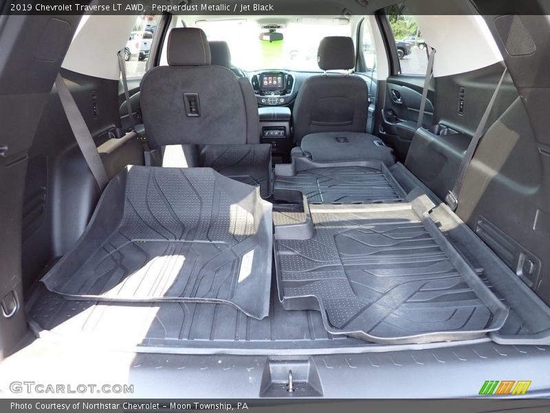 Pepperdust Metallic / Jet Black 2019 Chevrolet Traverse LT AWD