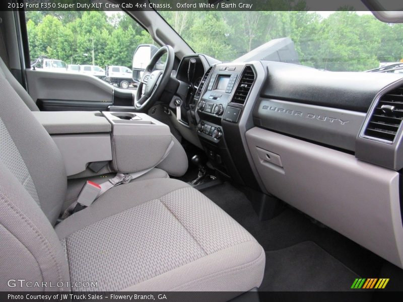 Oxford White / Earth Gray 2019 Ford F350 Super Duty XLT Crew Cab 4x4 Chassis