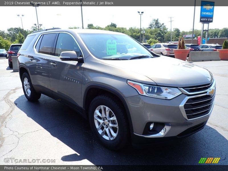 Pepperdust Metallic / Jet Black 2019 Chevrolet Traverse LT AWD
