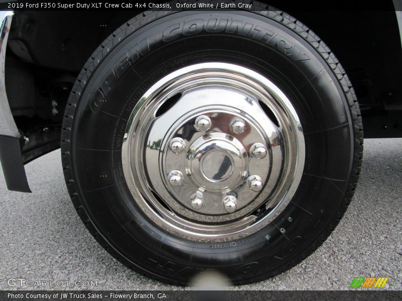 Oxford White / Earth Gray 2019 Ford F350 Super Duty XLT Crew Cab 4x4 Chassis