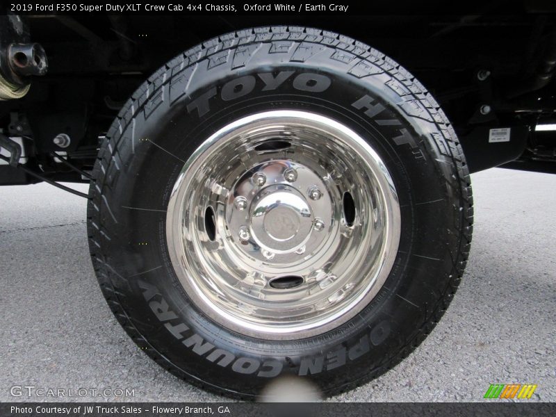 Oxford White / Earth Gray 2019 Ford F350 Super Duty XLT Crew Cab 4x4 Chassis