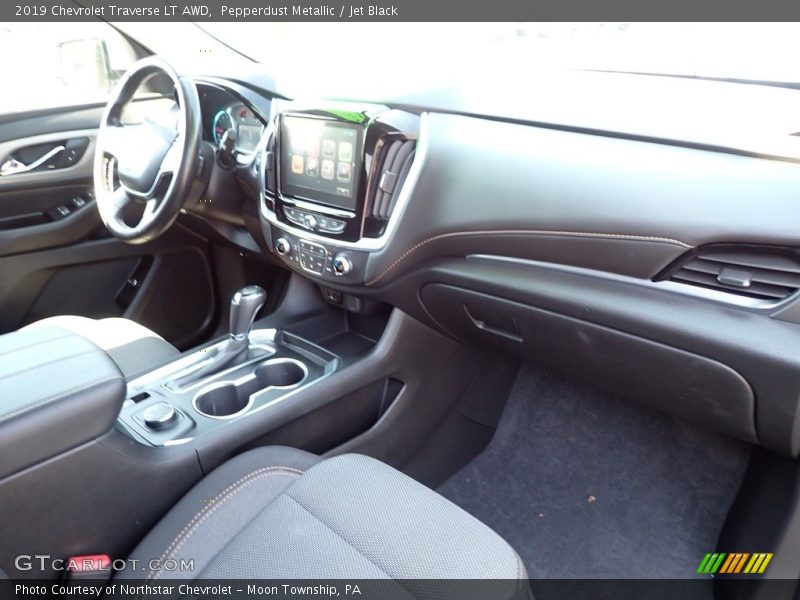 Pepperdust Metallic / Jet Black 2019 Chevrolet Traverse LT AWD
