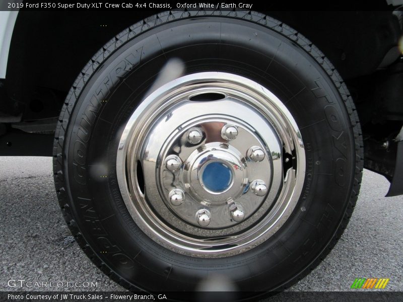 Oxford White / Earth Gray 2019 Ford F350 Super Duty XLT Crew Cab 4x4 Chassis