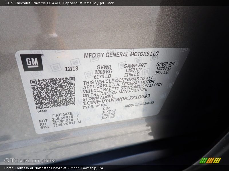 Pepperdust Metallic / Jet Black 2019 Chevrolet Traverse LT AWD