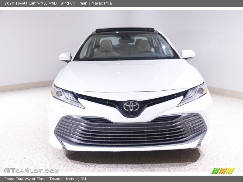Wind Chill Pearl / Macadamia 2020 Toyota Camry XLE AWD
