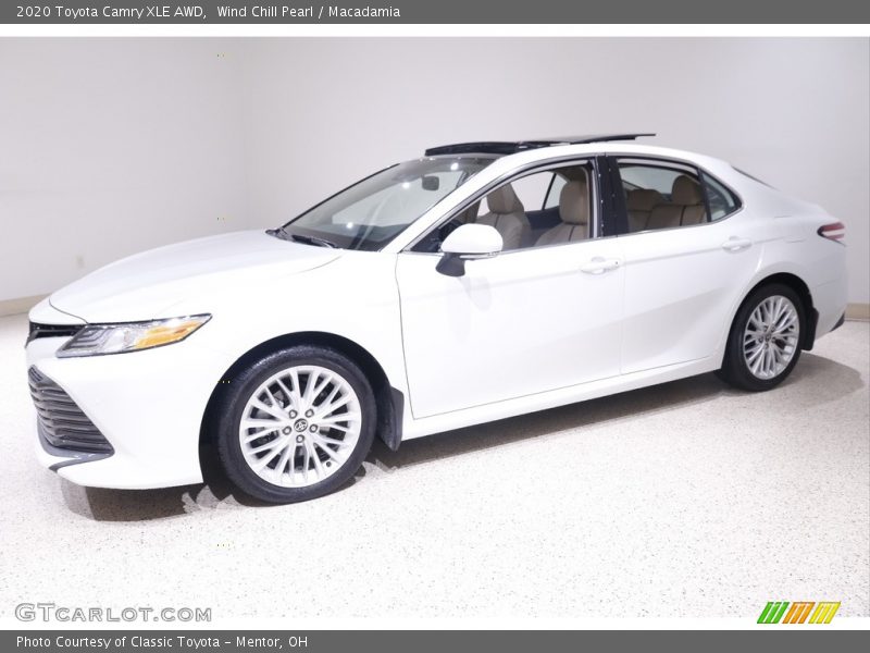 Wind Chill Pearl / Macadamia 2020 Toyota Camry XLE AWD