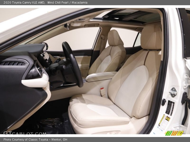Wind Chill Pearl / Macadamia 2020 Toyota Camry XLE AWD