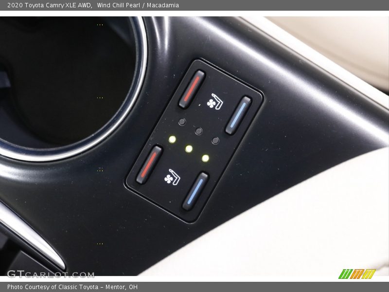 Wind Chill Pearl / Macadamia 2020 Toyota Camry XLE AWD