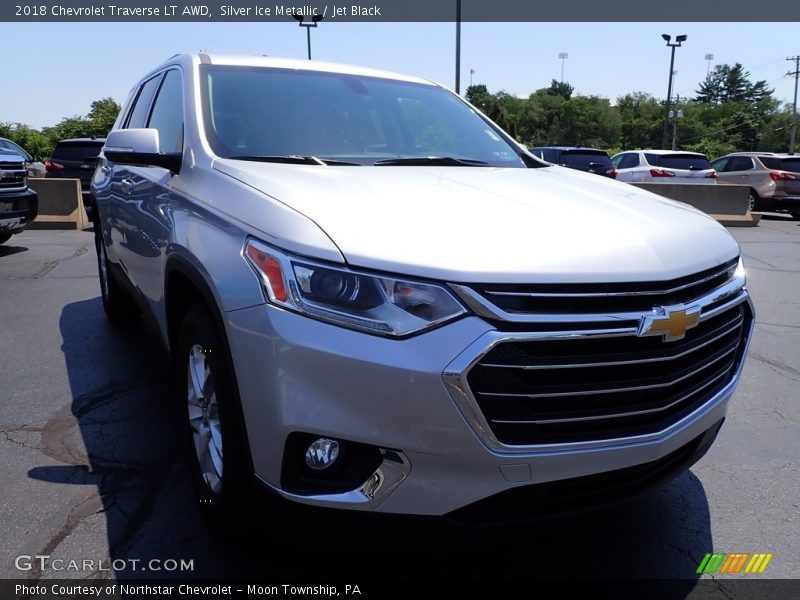Silver Ice Metallic / Jet Black 2018 Chevrolet Traverse LT AWD