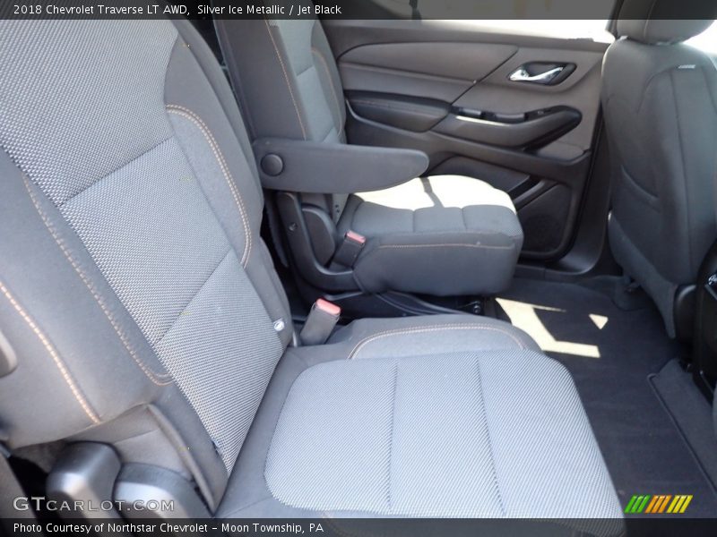 Silver Ice Metallic / Jet Black 2018 Chevrolet Traverse LT AWD