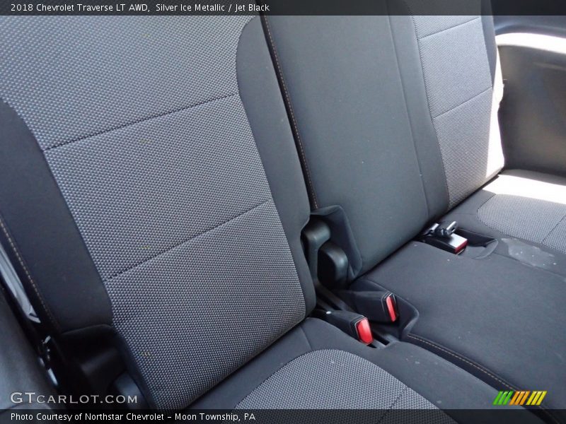 Silver Ice Metallic / Jet Black 2018 Chevrolet Traverse LT AWD