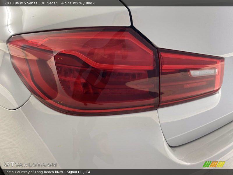 Alpine White / Black 2018 BMW 5 Series 530i Sedan