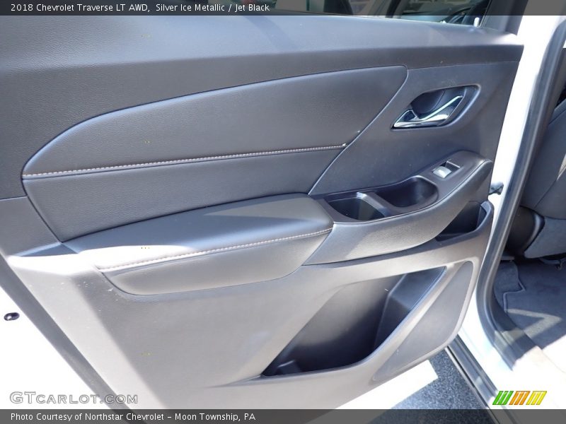 Silver Ice Metallic / Jet Black 2018 Chevrolet Traverse LT AWD