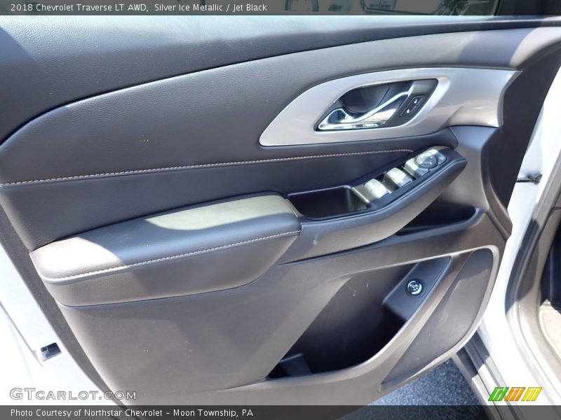 Silver Ice Metallic / Jet Black 2018 Chevrolet Traverse LT AWD