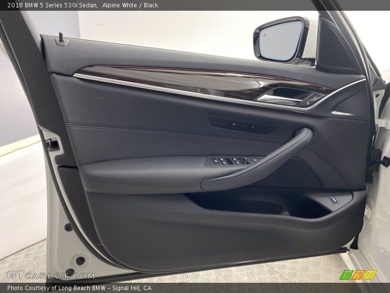 Alpine White / Black 2018 BMW 5 Series 530i Sedan