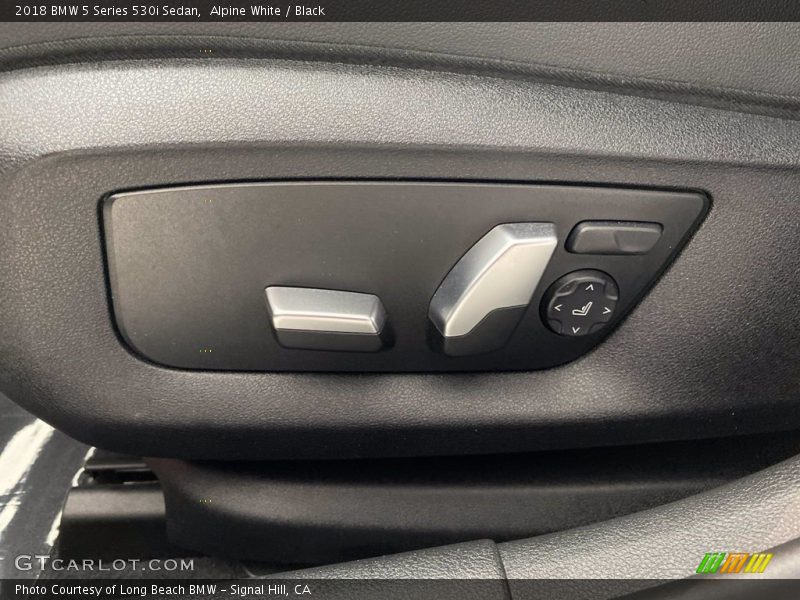 Alpine White / Black 2018 BMW 5 Series 530i Sedan