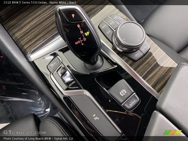 Alpine White / Black 2018 BMW 5 Series 530i Sedan