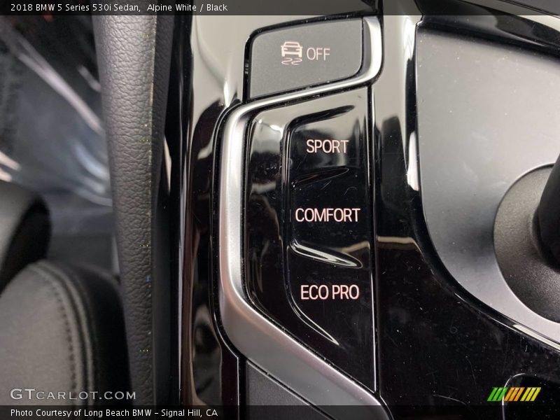 Alpine White / Black 2018 BMW 5 Series 530i Sedan