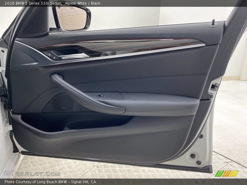 Alpine White / Black 2018 BMW 5 Series 530i Sedan