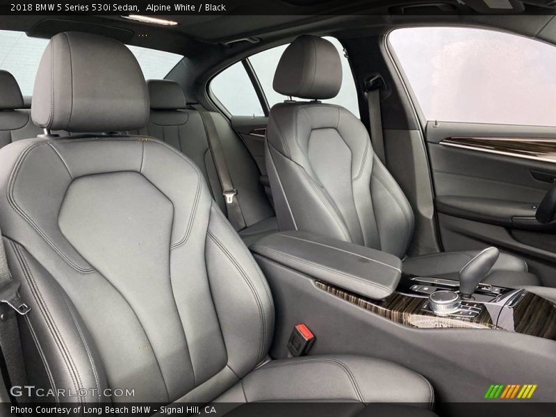 Alpine White / Black 2018 BMW 5 Series 530i Sedan