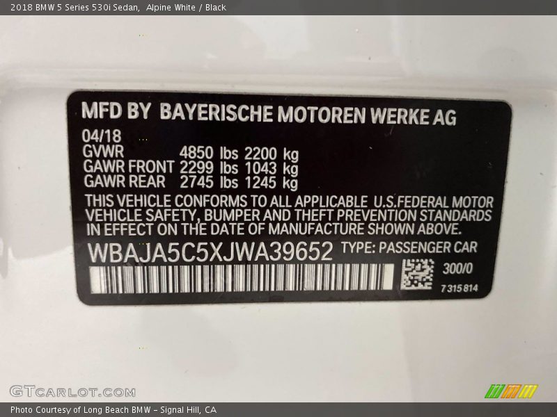 Alpine White / Black 2018 BMW 5 Series 530i Sedan