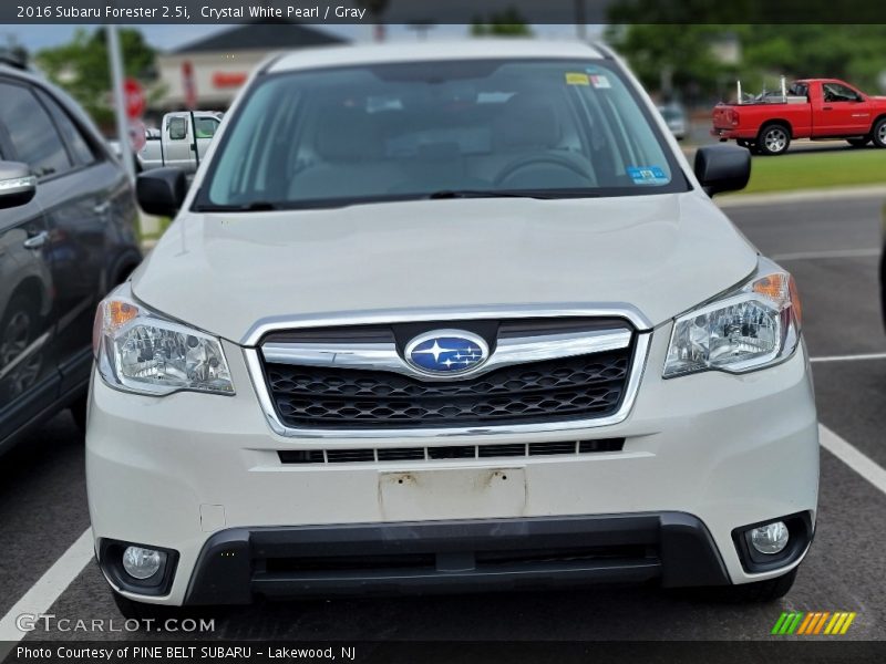 Crystal White Pearl / Gray 2016 Subaru Forester 2.5i