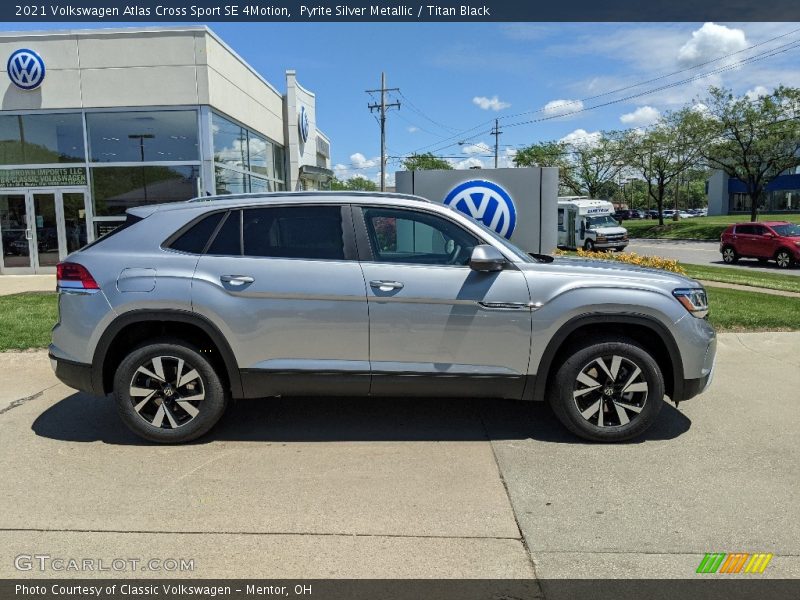 Pyrite Silver Metallic / Titan Black 2021 Volkswagen Atlas Cross Sport SE 4Motion
