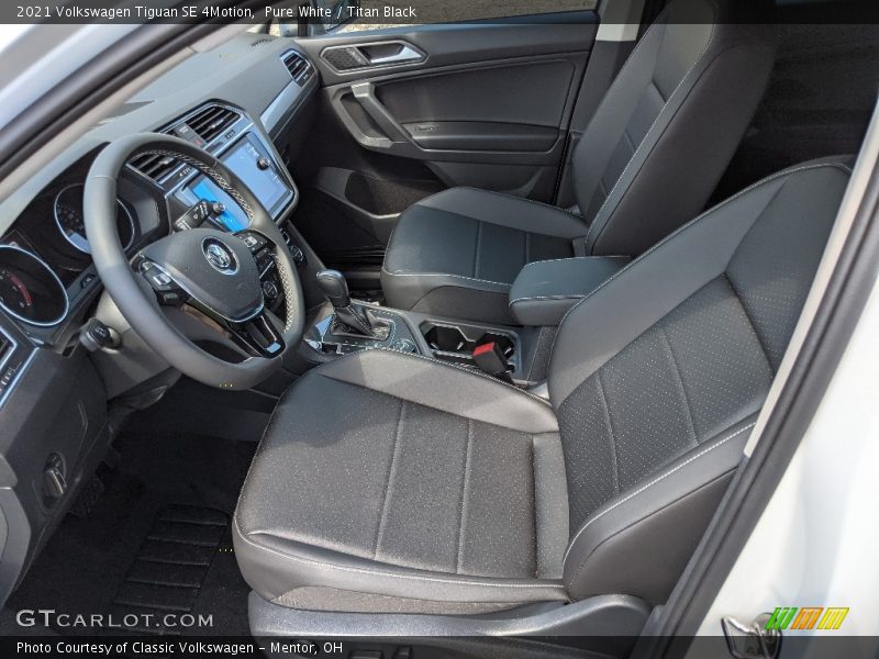 Pure White / Titan Black 2021 Volkswagen Tiguan SE 4Motion