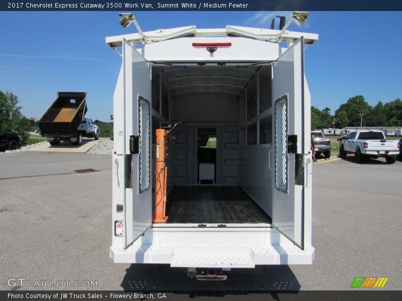 Summit White / Medium Pewter 2017 Chevrolet Express Cutaway 3500 Work Van