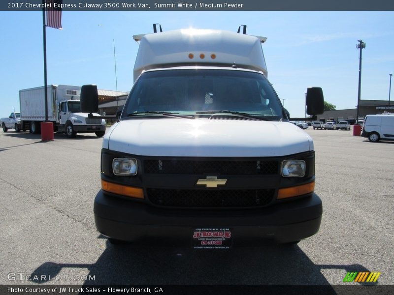 Summit White / Medium Pewter 2017 Chevrolet Express Cutaway 3500 Work Van