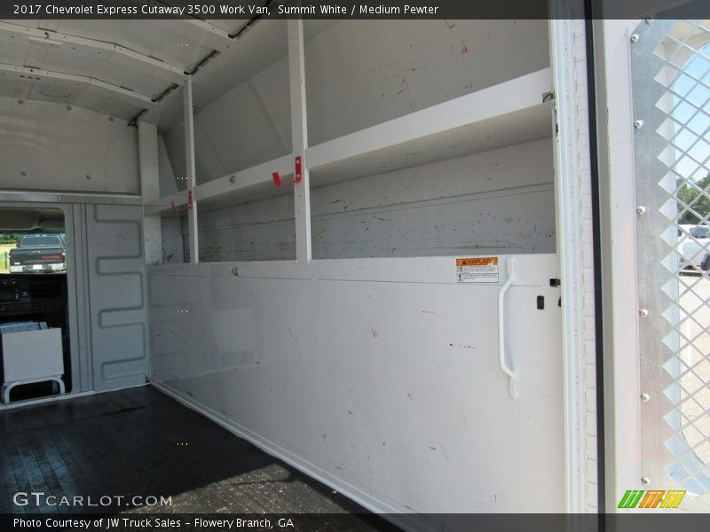 Summit White / Medium Pewter 2017 Chevrolet Express Cutaway 3500 Work Van