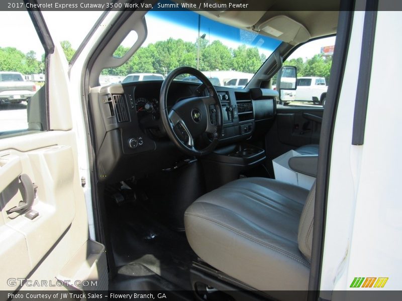 Summit White / Medium Pewter 2017 Chevrolet Express Cutaway 3500 Work Van