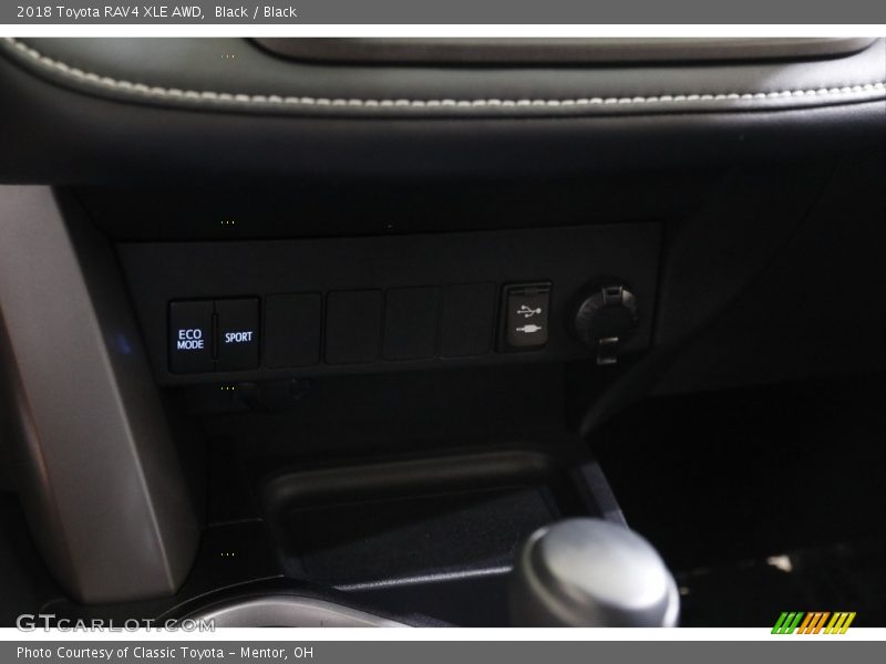 Black / Black 2018 Toyota RAV4 XLE AWD