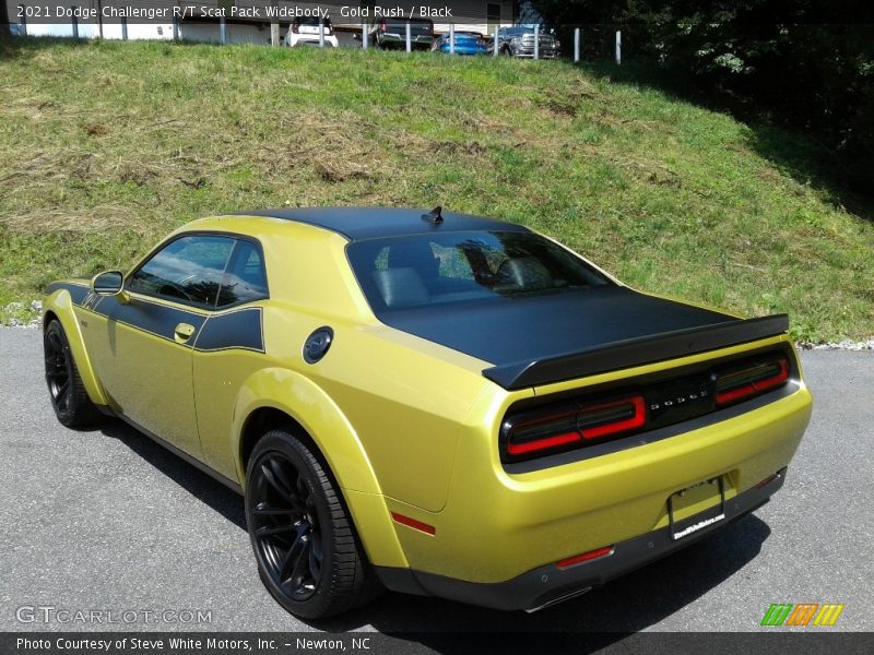 Gold Rush / Black 2021 Dodge Challenger R/T Scat Pack Widebody
