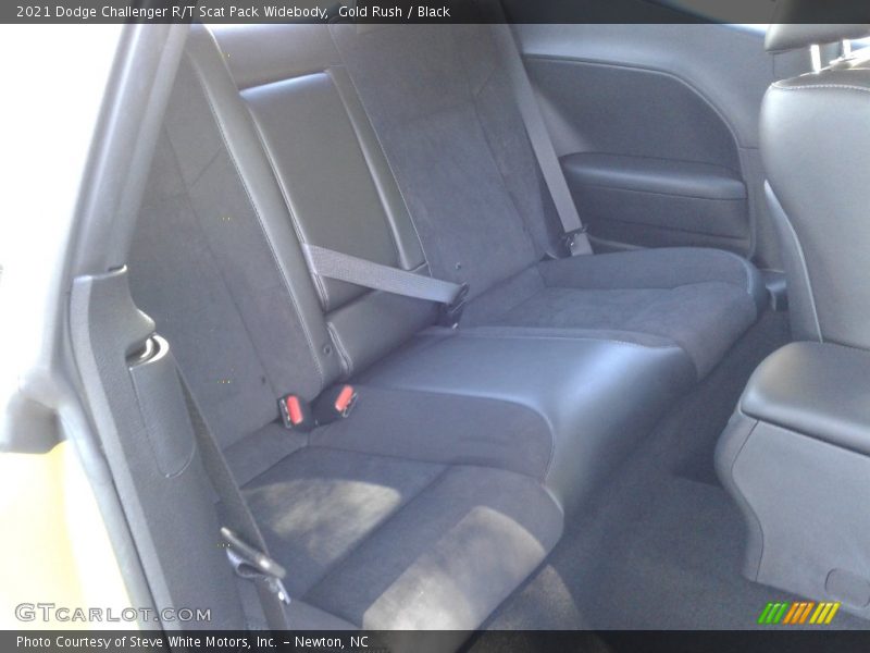 Gold Rush / Black 2021 Dodge Challenger R/T Scat Pack Widebody