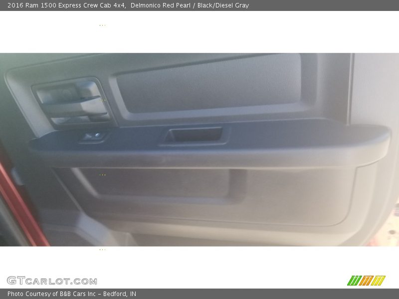 Delmonico Red Pearl / Black/Diesel Gray 2016 Ram 1500 Express Crew Cab 4x4