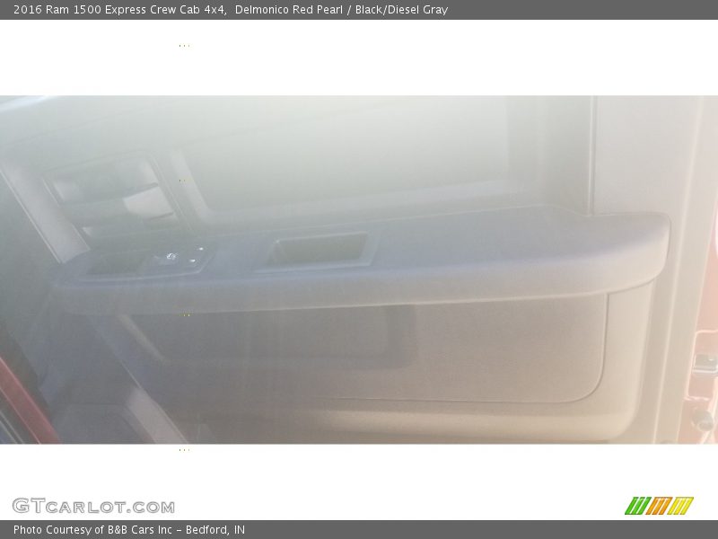 Delmonico Red Pearl / Black/Diesel Gray 2016 Ram 1500 Express Crew Cab 4x4