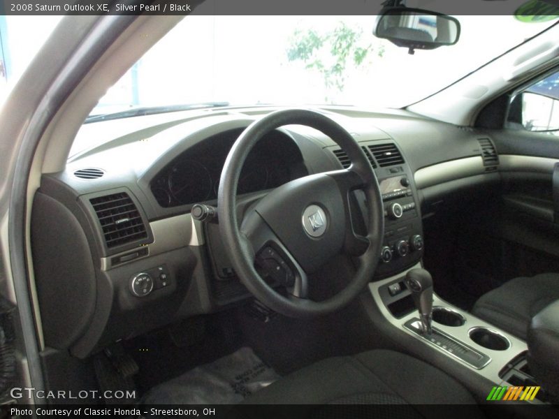 Silver Pearl / Black 2008 Saturn Outlook XE