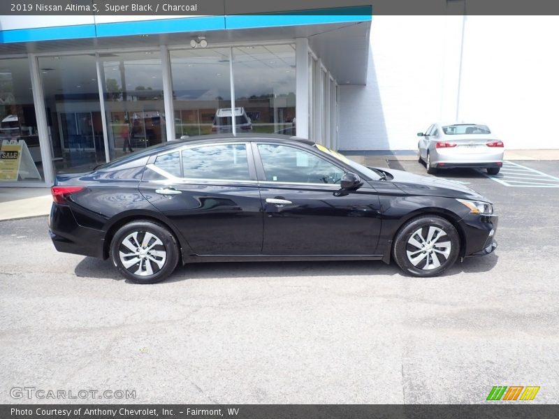 Super Black / Charcoal 2019 Nissan Altima S
