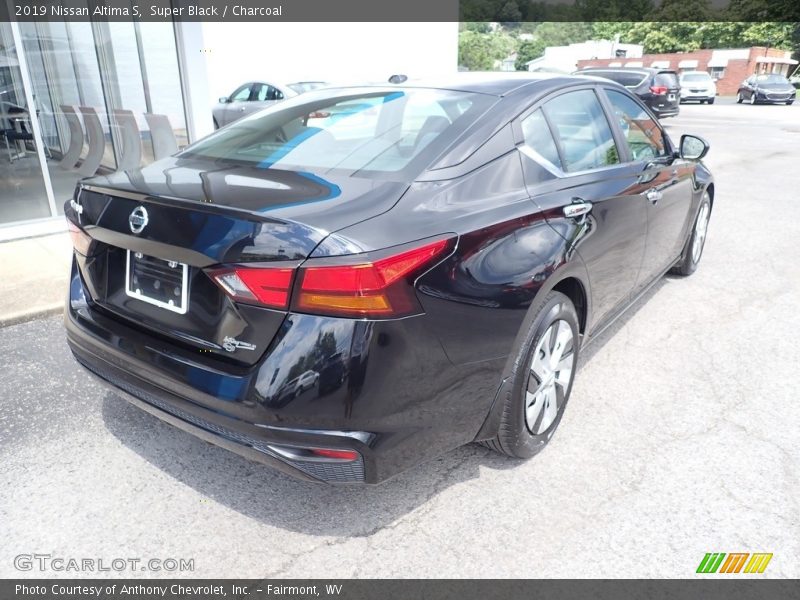 Super Black / Charcoal 2019 Nissan Altima S