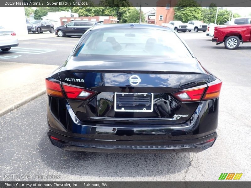 Super Black / Charcoal 2019 Nissan Altima S