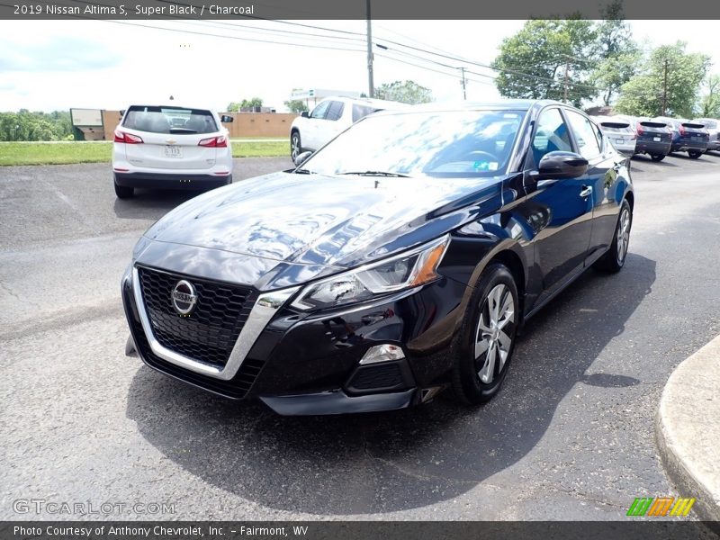 Super Black / Charcoal 2019 Nissan Altima S