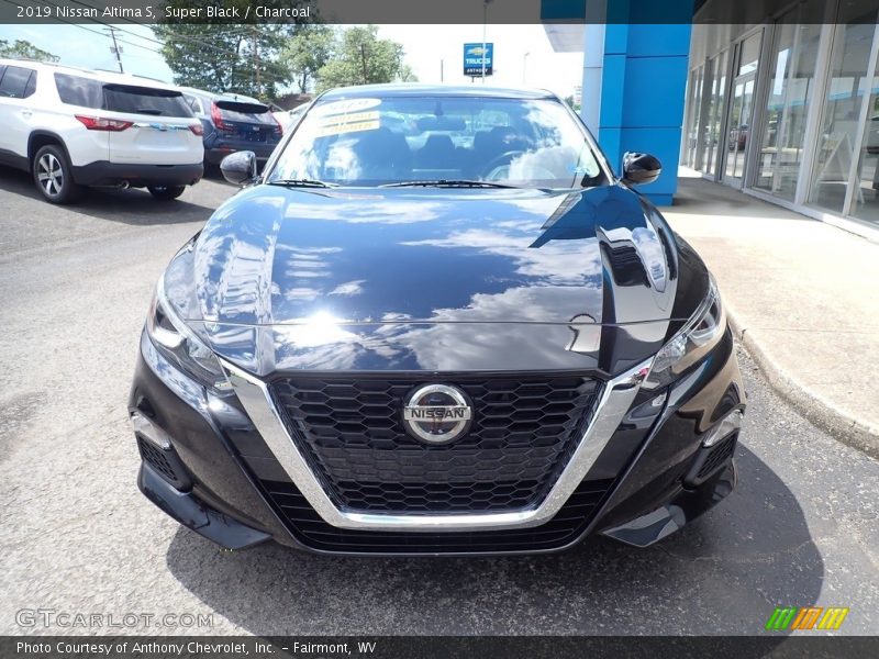 Super Black / Charcoal 2019 Nissan Altima S