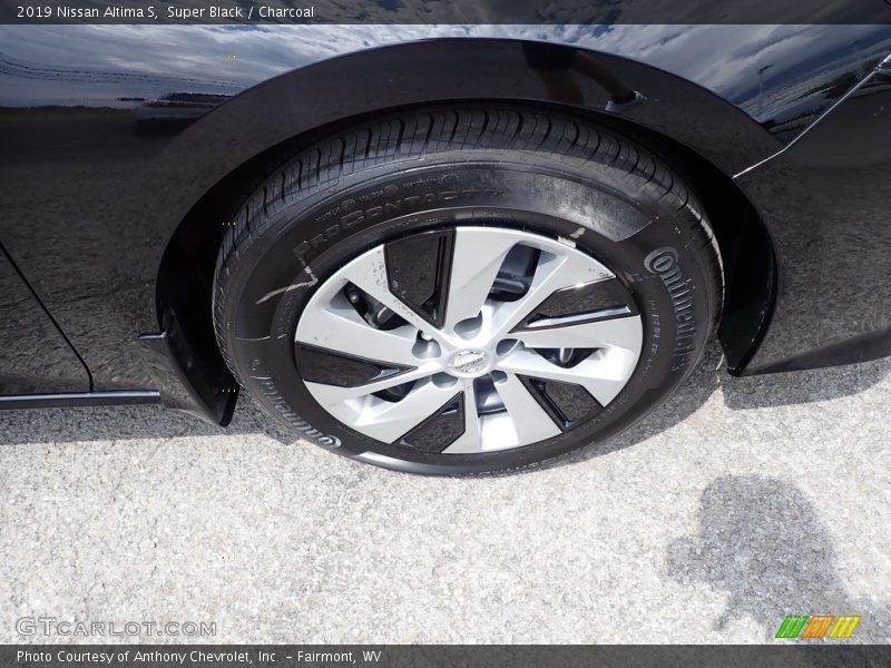 Super Black / Charcoal 2019 Nissan Altima S