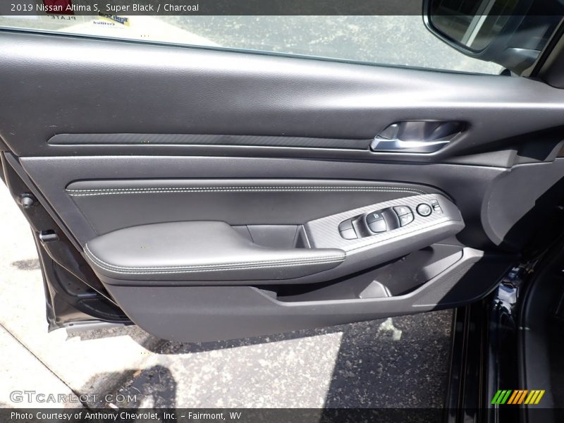Super Black / Charcoal 2019 Nissan Altima S