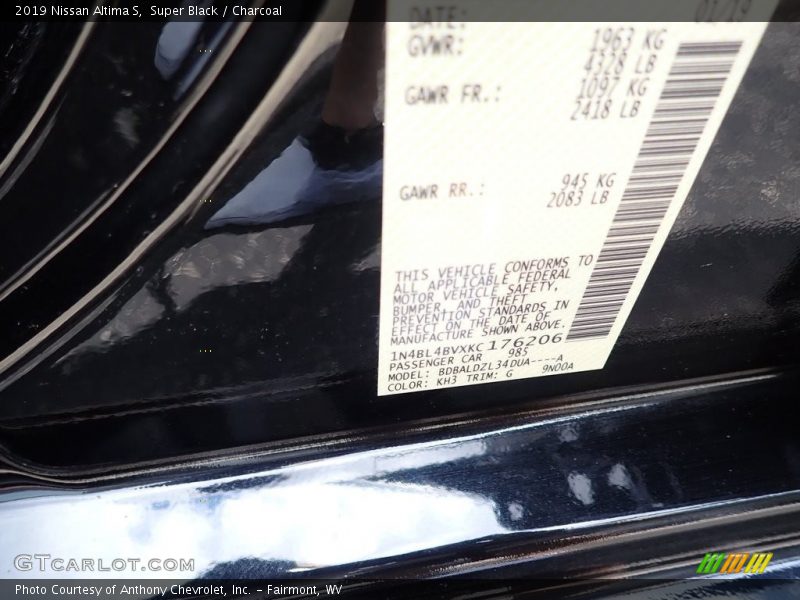 Super Black / Charcoal 2019 Nissan Altima S