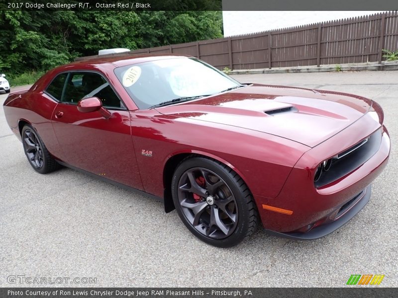 Front 3/4 View of 2017 Challenger R/T