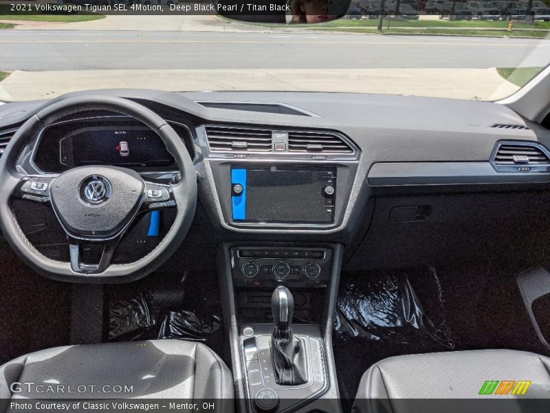 Deep Black Pearl / Titan Black 2021 Volkswagen Tiguan SEL 4Motion