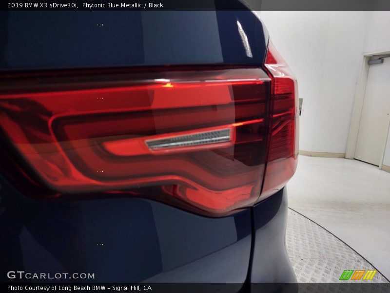 Phytonic Blue Metallic / Black 2019 BMW X3 sDrive30i