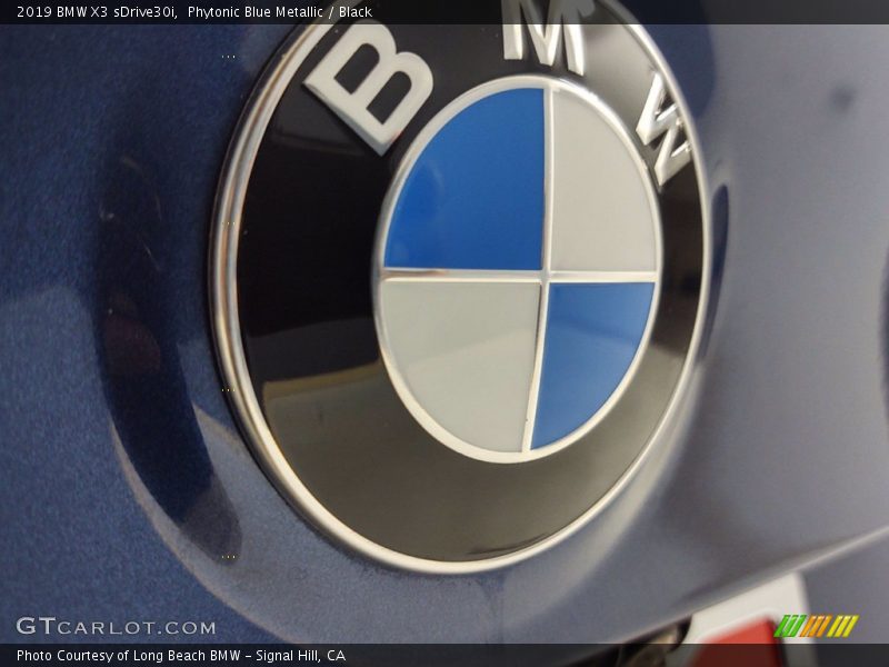 Phytonic Blue Metallic / Black 2019 BMW X3 sDrive30i